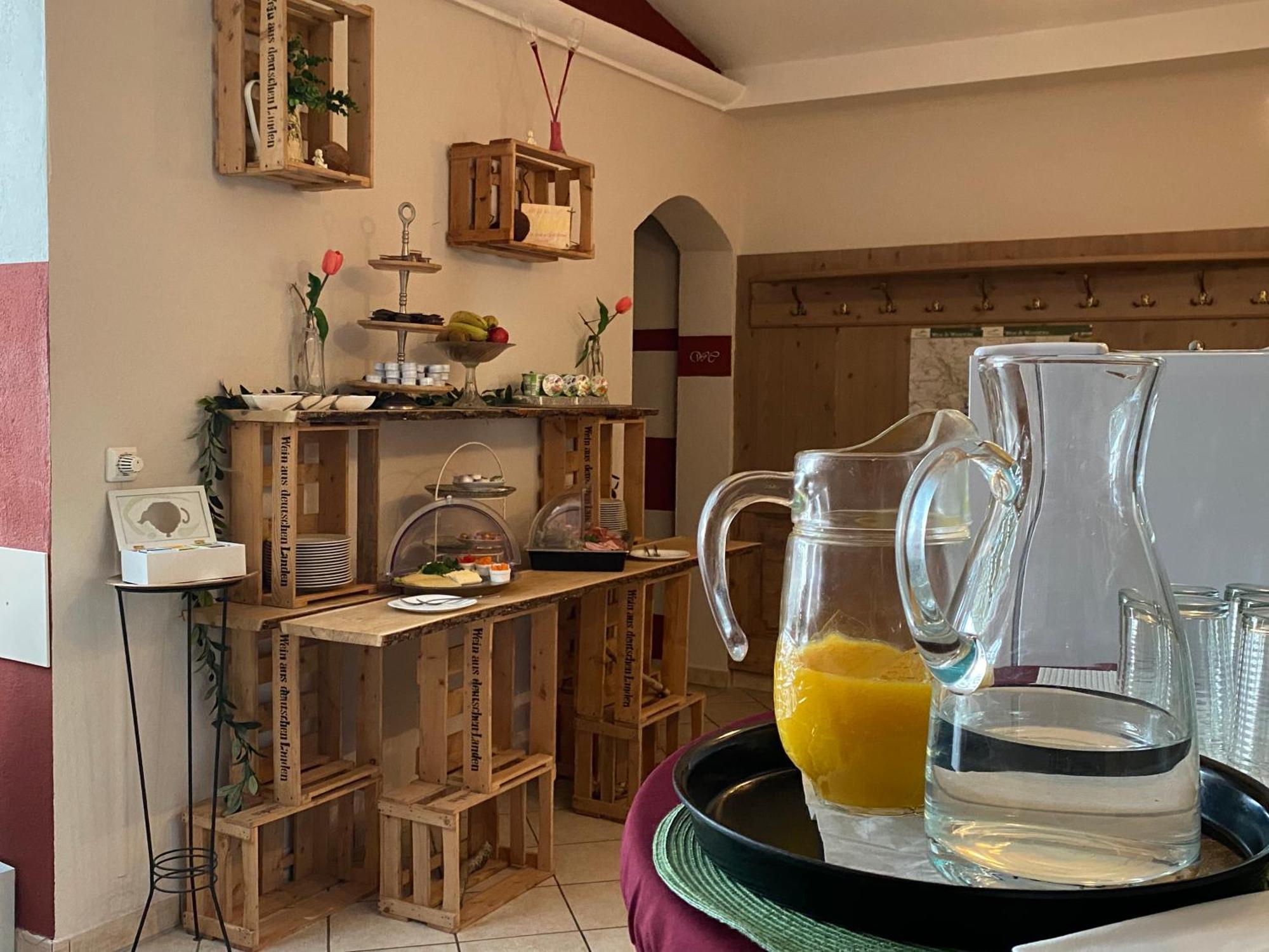 Hotel Weinstube Am Markt Gerolzhofen Kültér fotó
